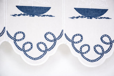 nach Maß Scheibengardine Segelboot blau bestickt Höhe 45/60cm
