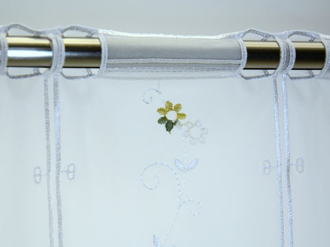 Cliprollo Blume grün / weiß bestickt Höhe 145cm nach Maß Scheibengardine
