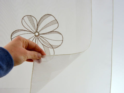 Design Kuvert Blume bestickt taupe Lagenoptik BxH 60x90cm Scheibengardine 2230